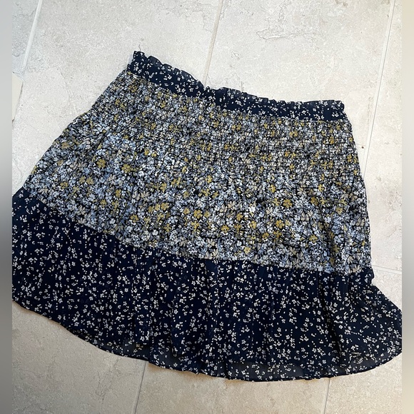 Banana Republic size M flowy skirt - Picture 1 of 3